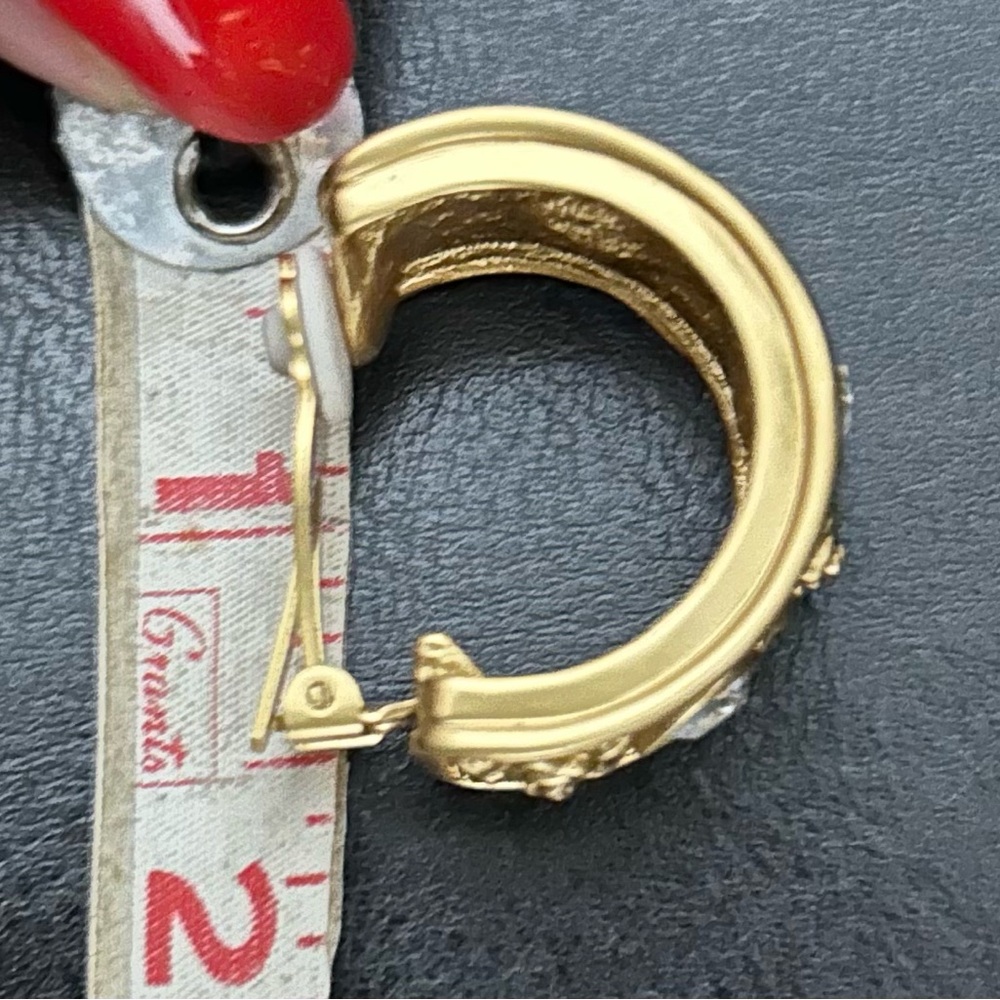 1980’s Rare Elizabeth Taylor Avon Clip Earrings - Picture 8 of 8